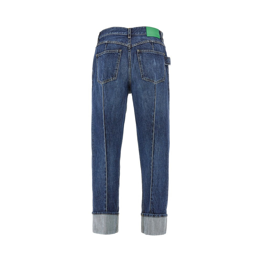 Jeans dalla linea curva con risvolto