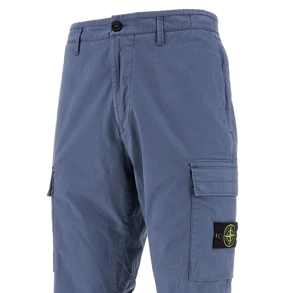 Pantalone cargo in cotone con badge logo