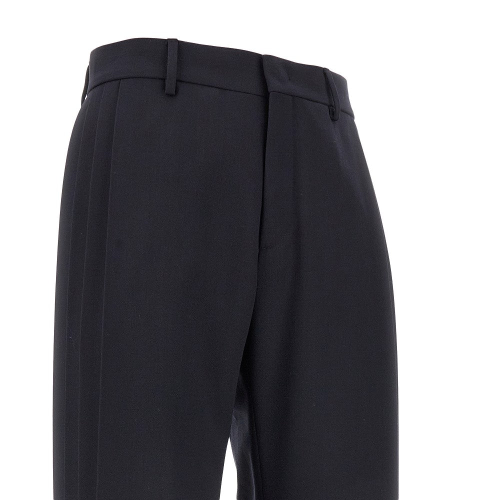 Pantalone in crêpe con dettagli plissé