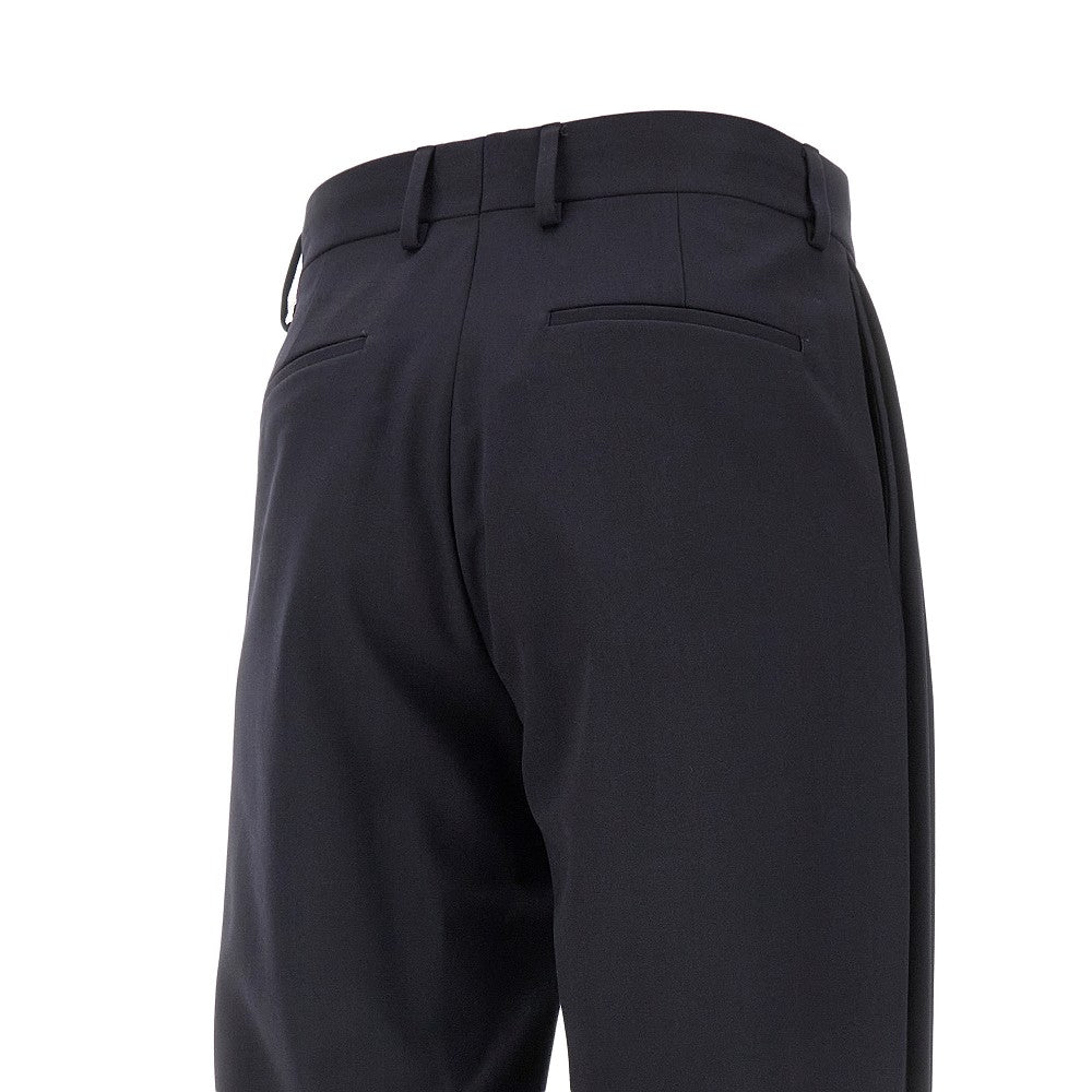 Pantalone in crêpe con dettagli plissé