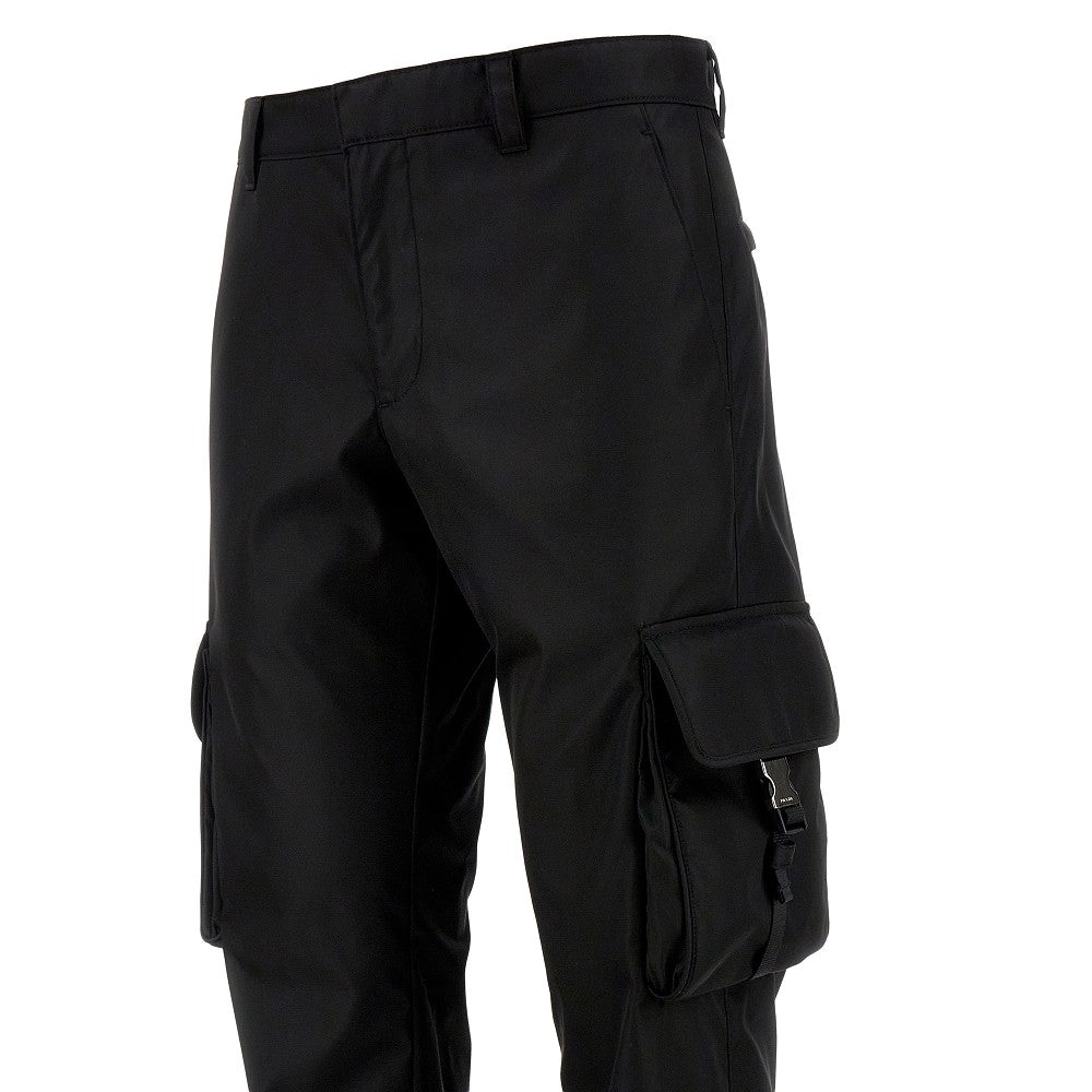 Pantalone cargo in Re-Nylon